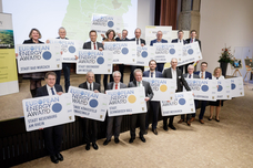 Alle aktuellen Preisträger des European Energy Awards. Bild: Martin Stollberg